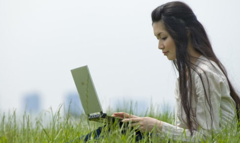 パソコンと女性