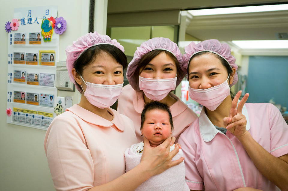 シングルマザーがなりたい職業として人気 医療現場で働く看護師